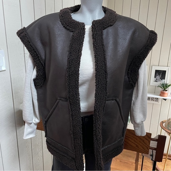 Reese Blustein Future Collective vest faux leather shearling brown extra small - Picture 1 of 4